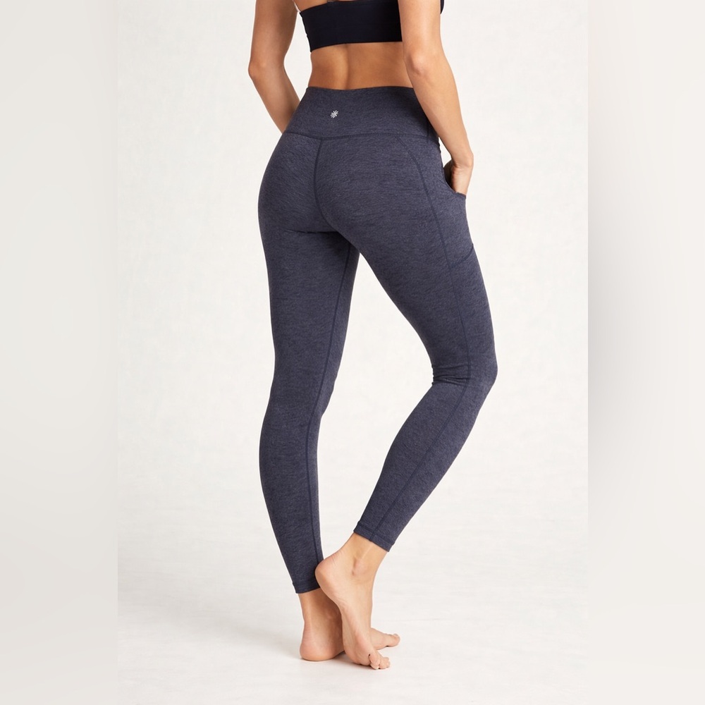 Athleta Salutation Stash Pocket II SoftLuxe Leggings – Women’s Medium